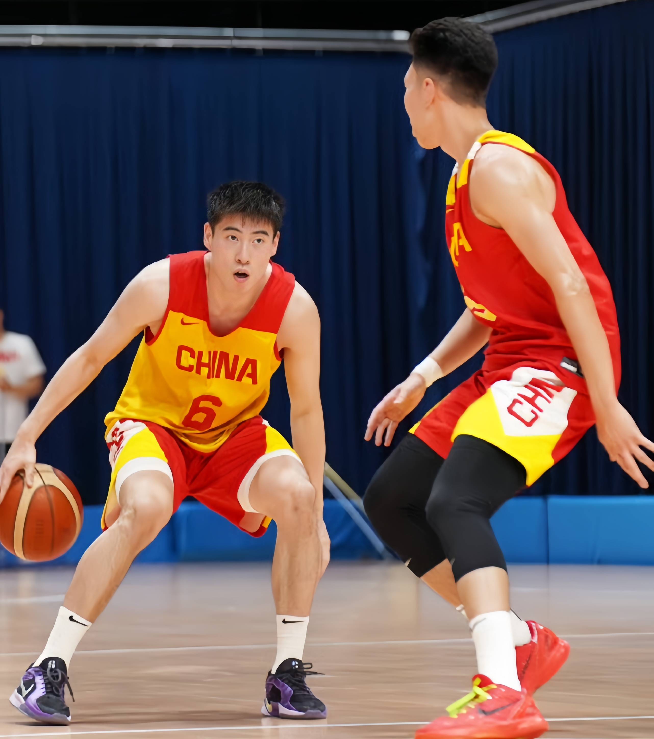 热身赛-中国男篮不敌西甲球队廖三宁16分