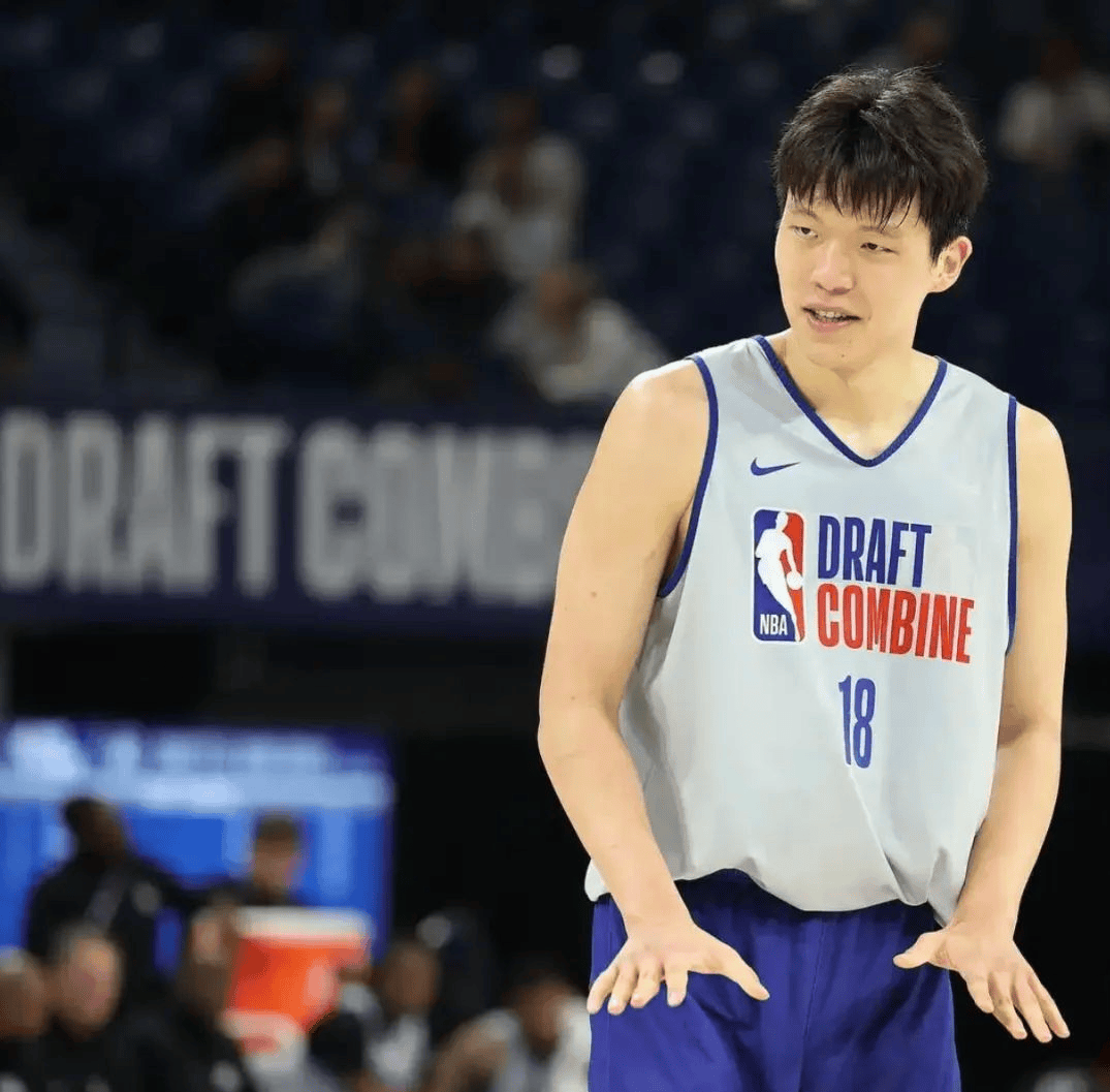当年姚明都得打斯杯如今杨瀚森也一样的简单介绍