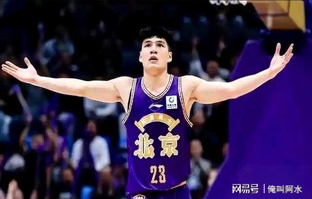 二进宫！曝广厦签约外援沃尔顿一年前曾被裁掉的简单介绍