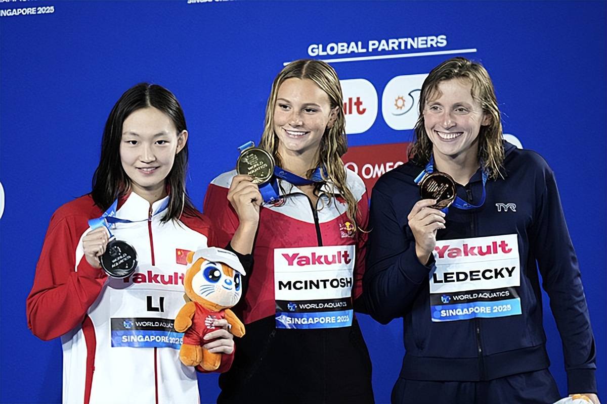 包含破亚洲纪录！李冰洁逆转美国名将莱德基夺世锦赛女子400自银牌的词条